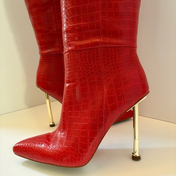 Unbranded Red Croc Embossed Knee High Boots Gold Heel Pointed Toe Size 8 - Picture 2 of 16